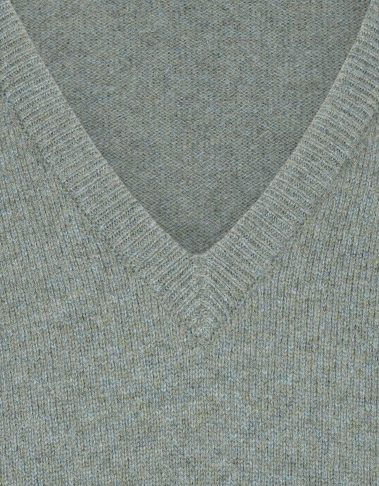 William Lockie V-Ausschnitt-Pullover aus Lammwolle | Kaspisch/Landschaft