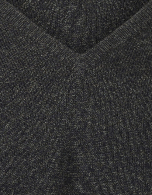 William Lockie V-hals Lamswol Pullover | Navy/Seaweed