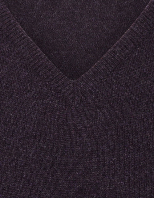 William Lockie V-hals Lamswol Pullover | Elderberry
