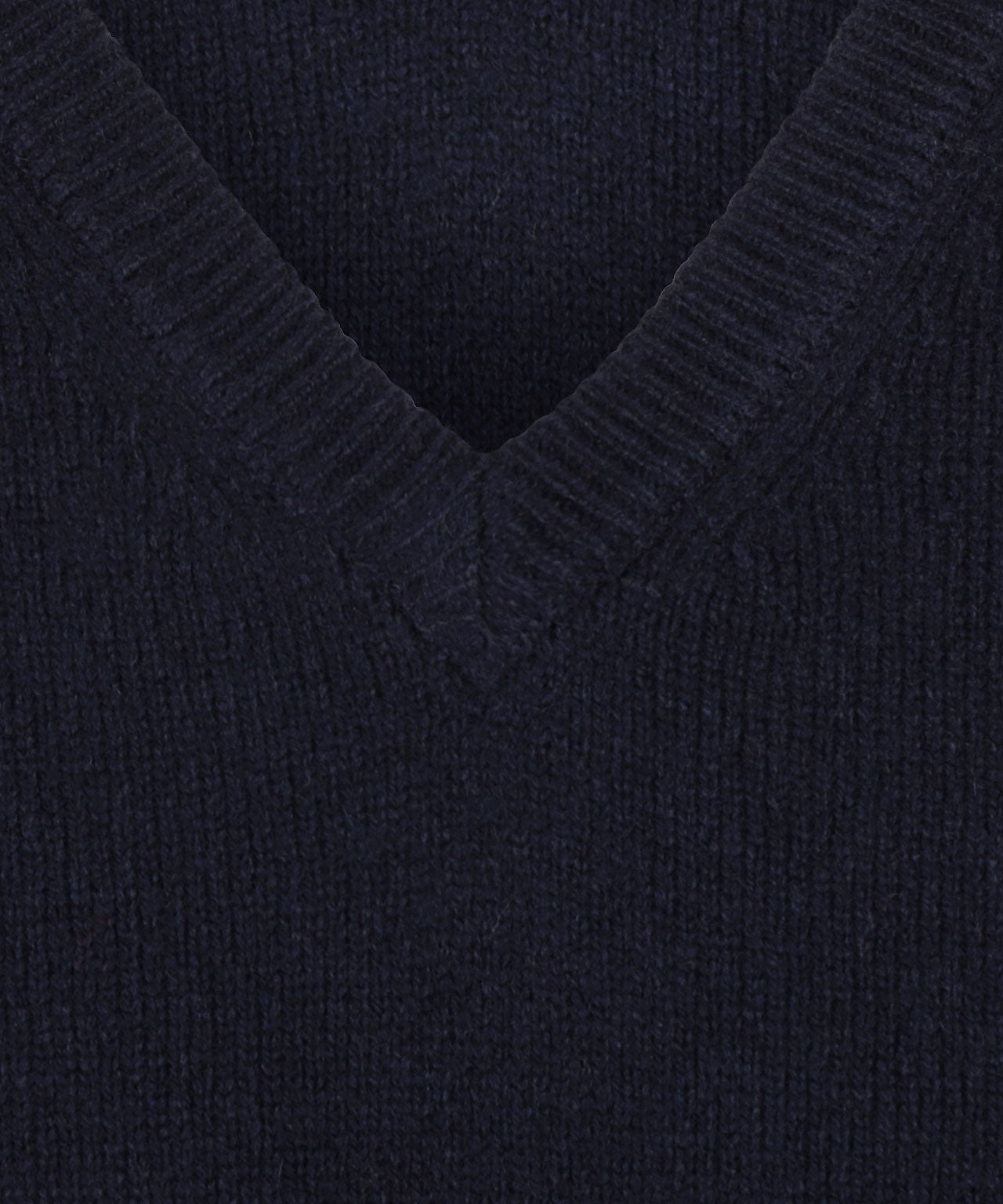 Classic Lambswool v-neck sweater | Navy Blue