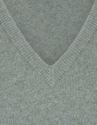 William Lockie V-Ausschnitt-Pullover aus Lammwolle | Kaspisch/Landschaft