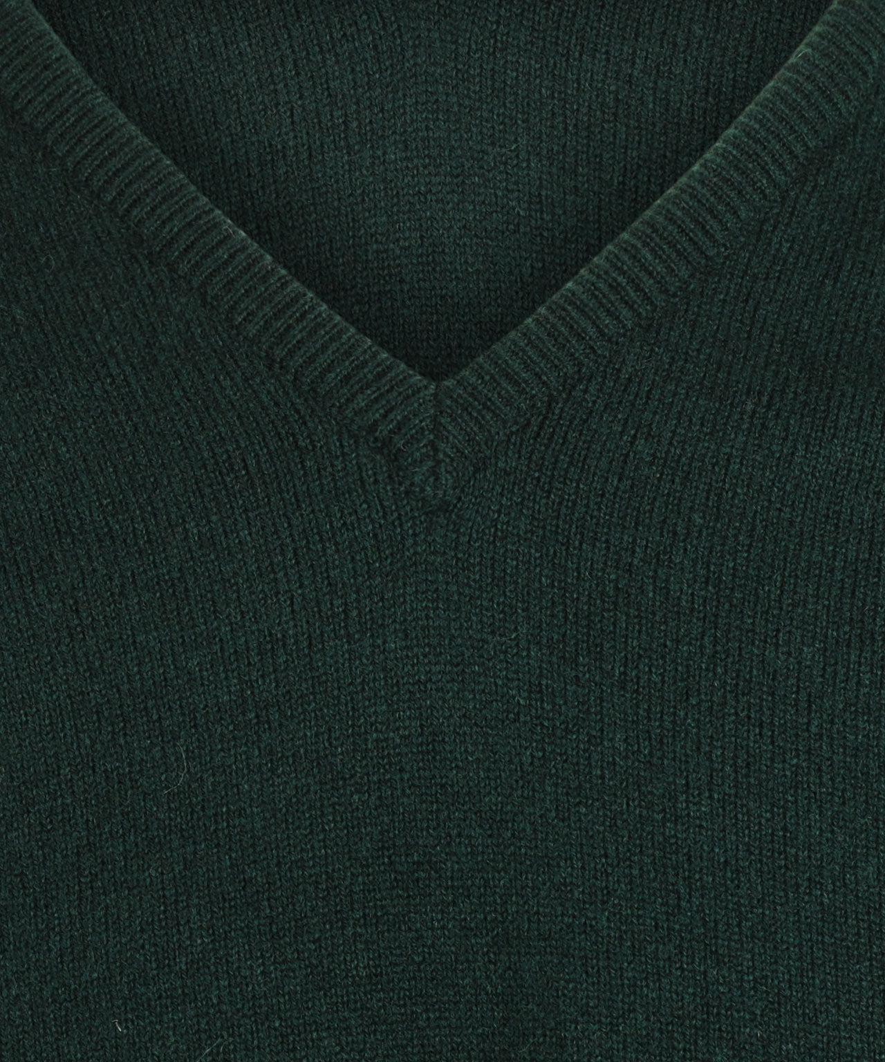 William Lockie V-Ausschnitt-Pullover aus Lammwolle | Tartangrün
