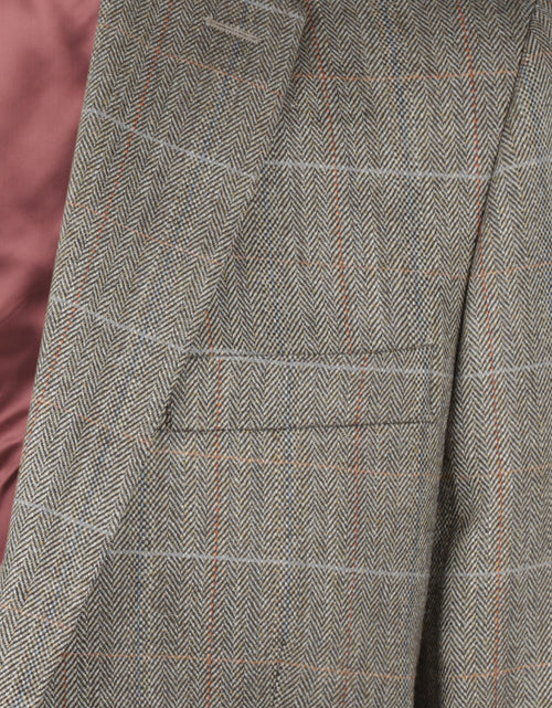 Tweed Colbert | Bruin