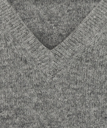 Klassischer Lammwollpullover mit V-Ausschnitt | Grau