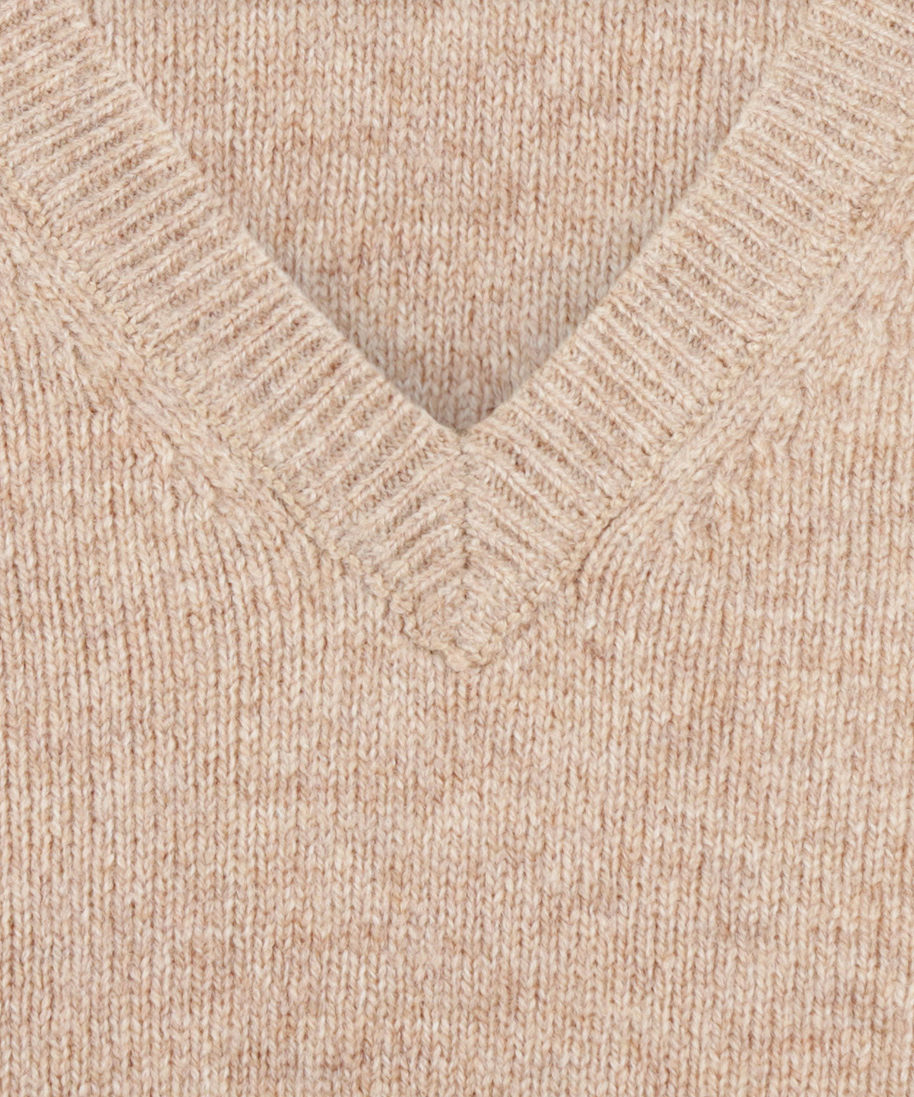 Klassischer Lammwollpullover mit V-Ausschnitt | Braun