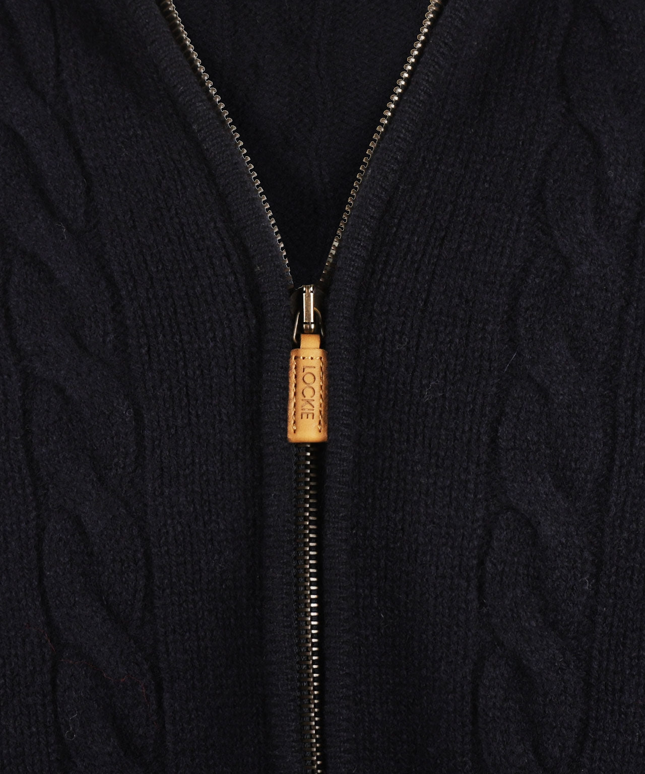 William Lockie Zopfmuster-Strickjacke mit Reißverschluss | Marineblau