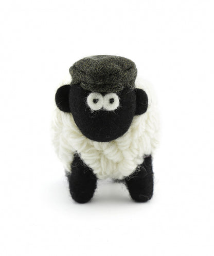 Knitted Sheep with Hat | Donker Groen
