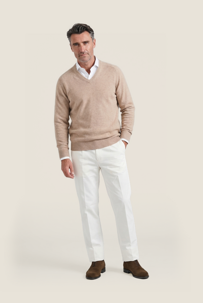 Klassischer Lammwollpullover mit V-Ausschnitt | Braun